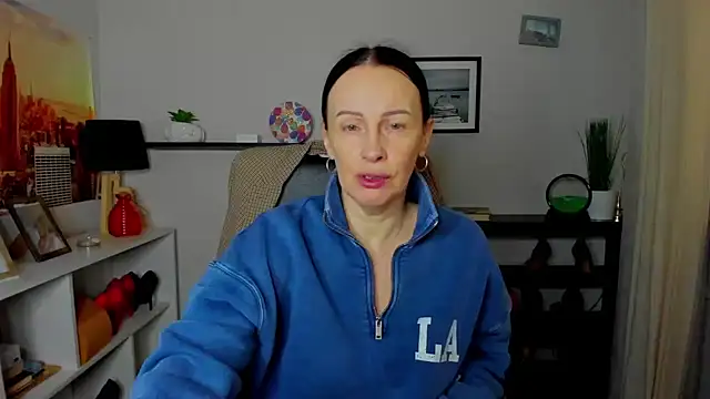 Velvet Jasmine online show from 11-15-25, 07:38