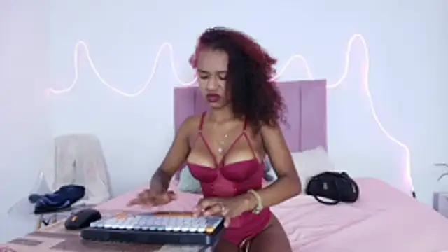 Snapshot of Valerin_salazar chatting on 11-07-25, 06:52 Valerin salazar online show from 11-07-25, 06:52