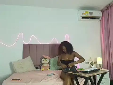 Snapshot of Valerin_salazar chatting on 11-10-25, 07:35 Valerin salazar online show from 11-10-25, 07:35