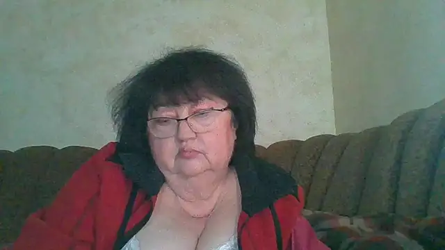 Snapshot of MilaSky5303 chatting on 02-20-26, 01:11 MilaSky5303 online show from 02-20-26, 01:11