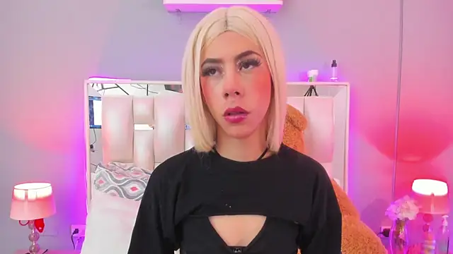 Snapshot of Darlyn_tenderhot__ chatting on 10-12-25, 11:15 Darlyn tenderhot online show from 10-12-25, 11:15