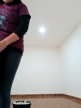 Daliz Leon online show from 10-15-25, 03:12