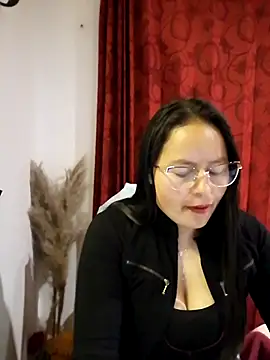 Daliz Leon online show from 10-26-25, 01:55