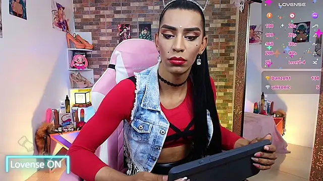 Starhott  online show from 09-24-25, 07:12