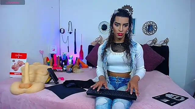 Starhott  online show from 10-16-25, 12:39