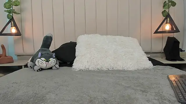 CandyGomez online show from 10-12-25, 05:17