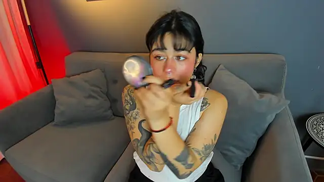 flower smith  online show from 12-18-25, 11:38