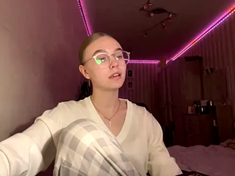 bellameow88 online show from 11-12-25, 11:10