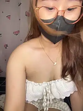 Chezzy18 online show from 11-17-25, 03:18