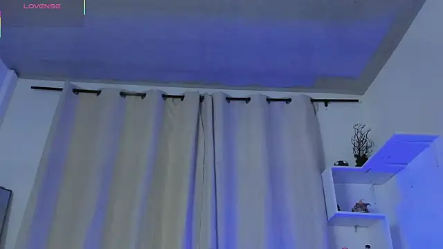 Selenafox 0 online show from 11-12-25, 02:01