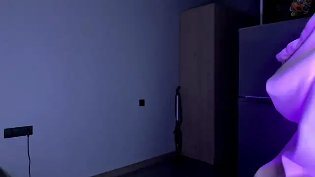 AiMinix online show from 09-27-25, 04:12