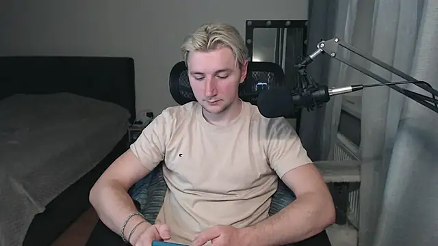 Elvin Vaenight online show from 10-08-25, 09:45