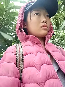 Snapshot of Ananine chatting on 11-14-25, 12:31 Ananine online show from 11-14-25, 12:31