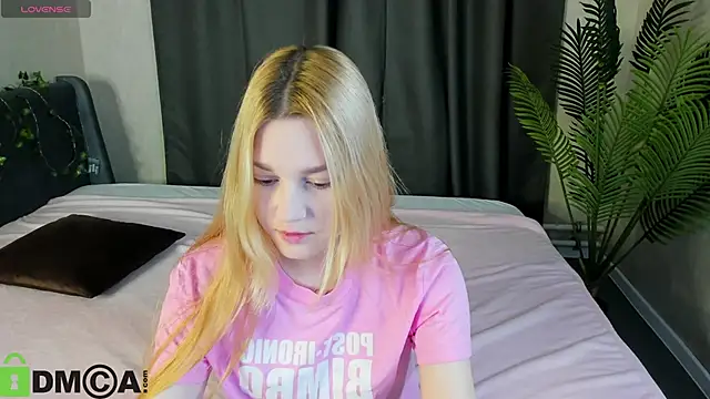 Snapshot of Sylvia_Ortiz chatting on 11-08-25, 09:09 Sylvia Ortiz online show from 11-08-25, 09:09