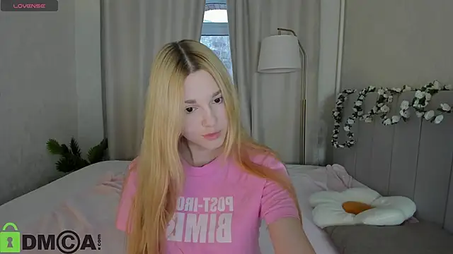 Snapshot of Sylvia_Ortiz chatting on 11-13-25, 10:03 Sylvia Ortiz online show from 11-13-25, 10:03