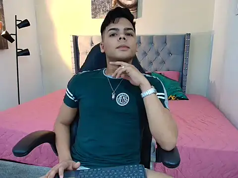 Snapshot of stewart_mateo_ chatting on 10-17-25, 02:04 stewart mateo online show from 10-17-25, 02:04