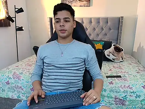 Snapshot of stewart_mateo_ chatting on 10-21-25, 02:01 stewart mateo online show from 10-21-25, 02:01