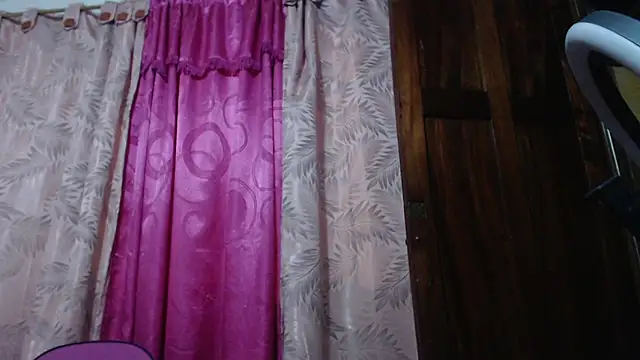 Lolitaa ran online show from 10-01-25, 03:12