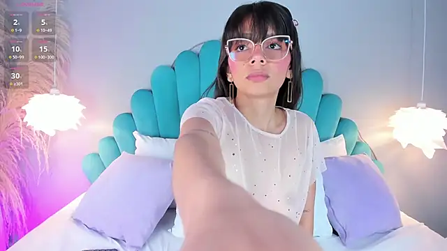 AlassiaHocthner online show from 11-21-25, 11:53