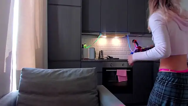 Snapshot of baobei03 chatting on 10-17-25, 09:12 baobei03 online show from 10-17-25, 09:12