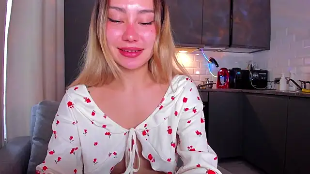 Snapshot of baobei03 chatting on 10-23-25, 12:15 baobei03 online show from 10-23-25, 12:15