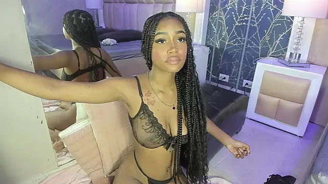 JulitPink online show from 11-30-25, 11:47