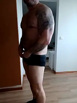 Snapshot of sherale2s chatting on 11-23-25, 10:48 sherale2s online show from 11-23-25, 10:48