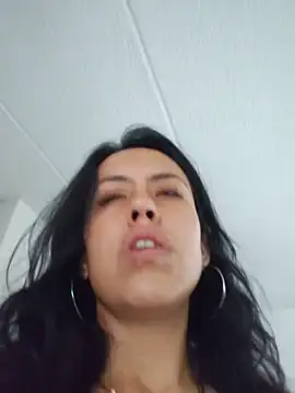 Queen Ashly online show from 11-30-25, 08:13