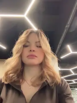 Snapshot of SMELLSEX chatting on 10-28-25, 06:32 SMELLSEX online show from 10-28-25, 06:32