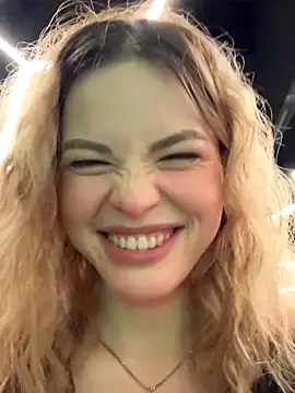 Snapshot of SMELLSEX chatting on 11-05-25, 06:41 SMELLSEX online show from 11-05-25, 06:41