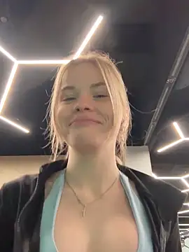 Snapshot of SMELLSEX chatting on 12-02-25, 08:37 SMELLSEX online show from 12-02-25, 08:37