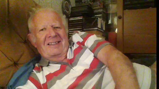 Snapshot of Will_bzzz chatting on 04-10-26, 07:51 Will bzzz online show from 04-10-26, 07:51