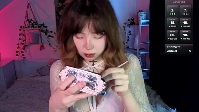 Snapshot of RileyVice chatting on 02-07-26, 08:18 RileyVice online show from 02-07-26, 08:18