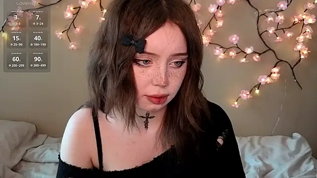 Snapshot of RileyVice chatting on 02-22-26, 08:24 RileyVice online show from 02-22-26, 08:24