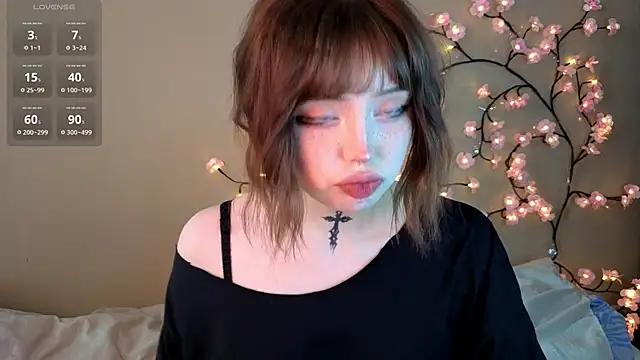 Snapshot of RileyVice chatting on 02-26-26, 08:24 RileyVice online show from 02-26-26, 08:24