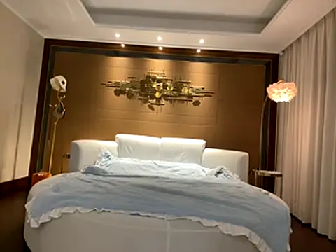 yuer2563 online show from 11-01-25, 02:52