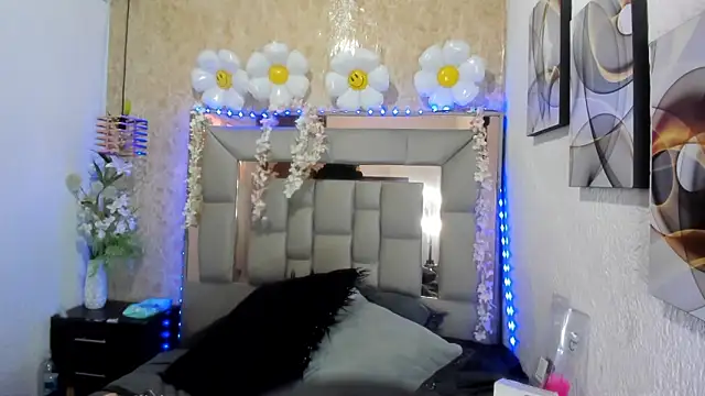 Candy Hott7 online show from 10-10-25, 02:05