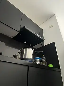 Miss-Jimena online show from 10-25-25, 04:35