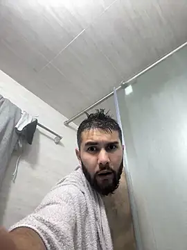 Snapshot of Diicaprio69 chatting on 10-15-25, 08:42 Diicaprio69 online show from 10-15-25, 08:42