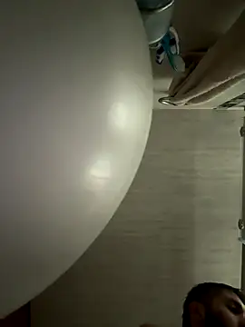 Snapshot of Diicaprio69 chatting on 10-16-25, 08:21 Diicaprio69 online show from 10-16-25, 08:21