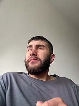 Snapshot of Diicaprio69 chatting on 10-17-25, 07:05 Diicaprio69 online show from 10-17-25, 07:05