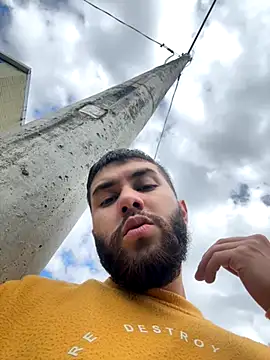 Snapshot of Diicaprio69 chatting on 10-21-25, 07:47 Diicaprio69 online show from 10-21-25, 07:47