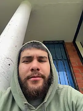 Snapshot of Diicaprio69 chatting on 10-25-25, 08:03 Diicaprio69 online show from 10-25-25, 08:03