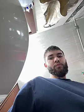 Snapshot of Diicaprio69 chatting on 10-31-25, 08:21 Diicaprio69 online show from 10-31-25, 08:21