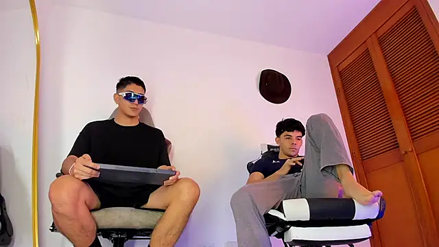 sotooliver3 online show from 10-19-25, 06:08