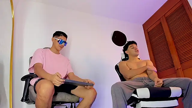 sotooliver3 online show from 11-03-25, 08:32