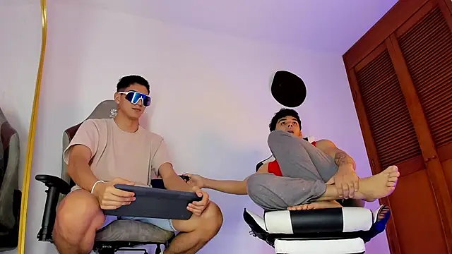 sotooliver3 online show from 11-04-25, 09:25