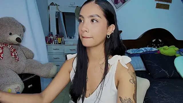 mia yireth online show from 10-08-25, 12:19