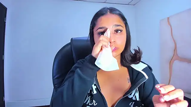 ScarletDoll online show from 11-26-25, 04:57