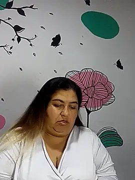 curvy diva  online show from 10-15-25, 11:10